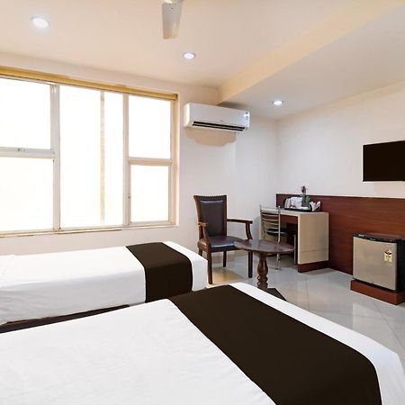 Super Townhouse Harmu Road Formerly Elite City Ranchi Exterior foto