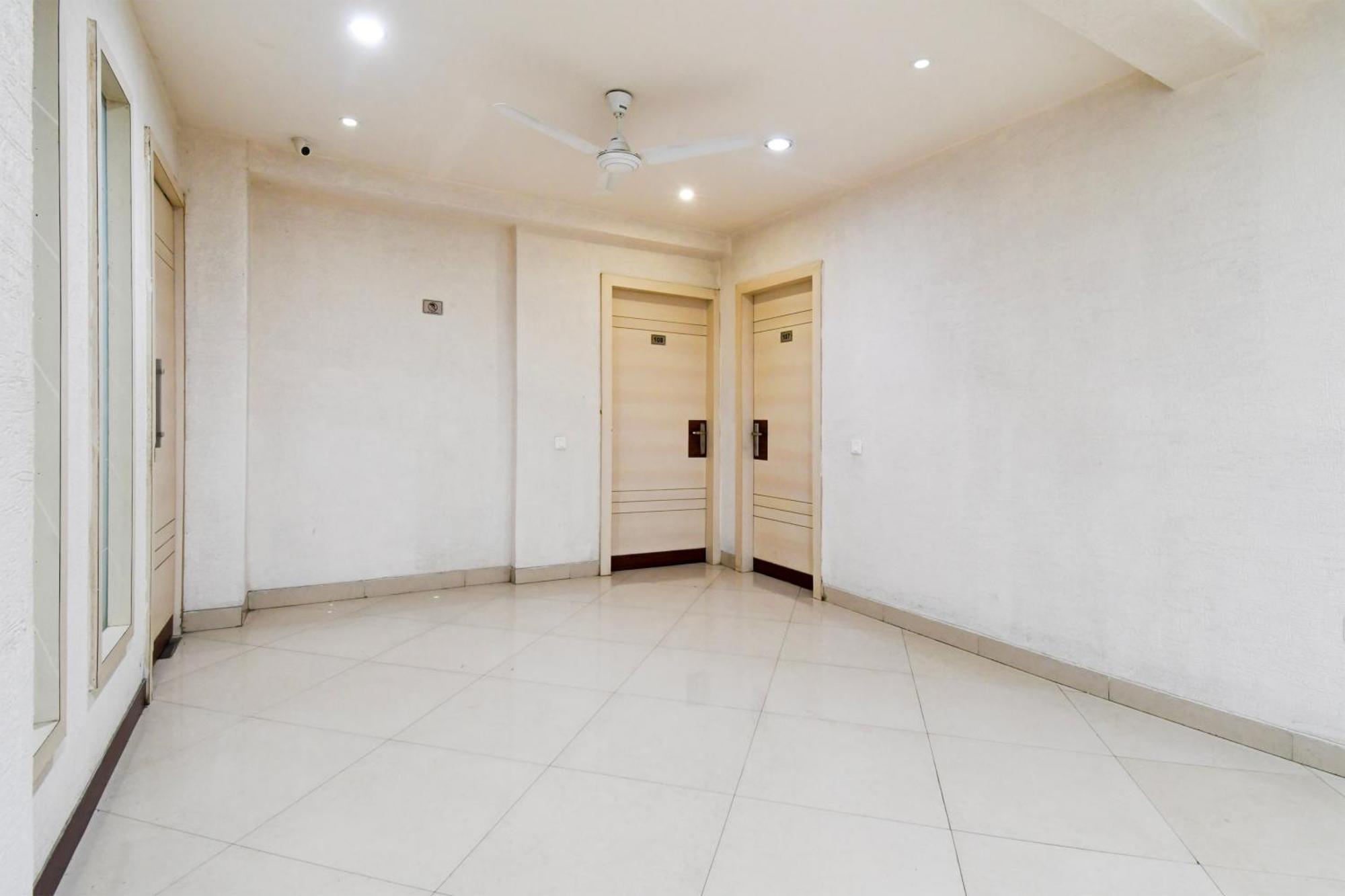 Super Townhouse Harmu Road Formerly Elite City Ranchi Exterior foto