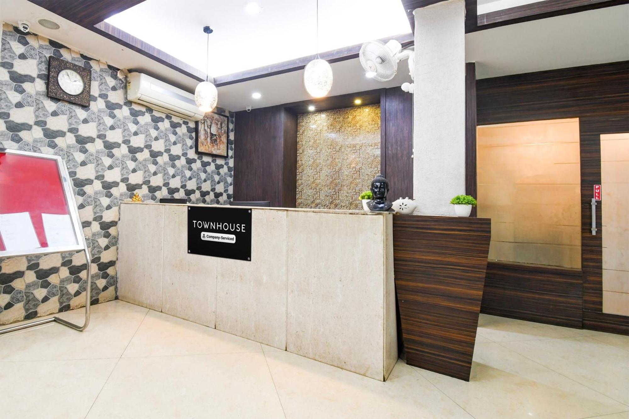 Super Townhouse Harmu Road Formerly Elite City Ranchi Exterior foto