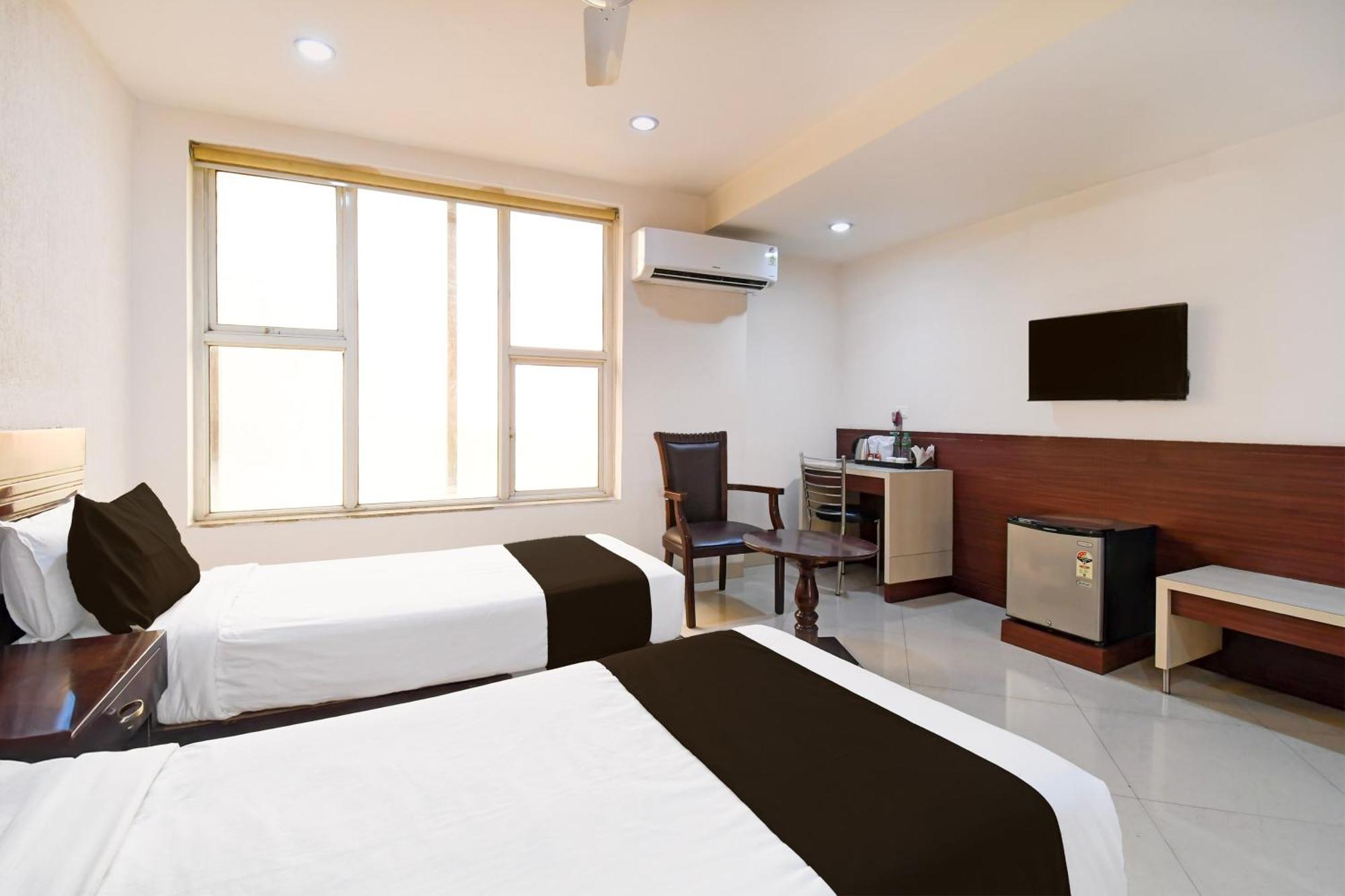 Super Townhouse Harmu Road Formerly Elite City Ranchi Exterior foto