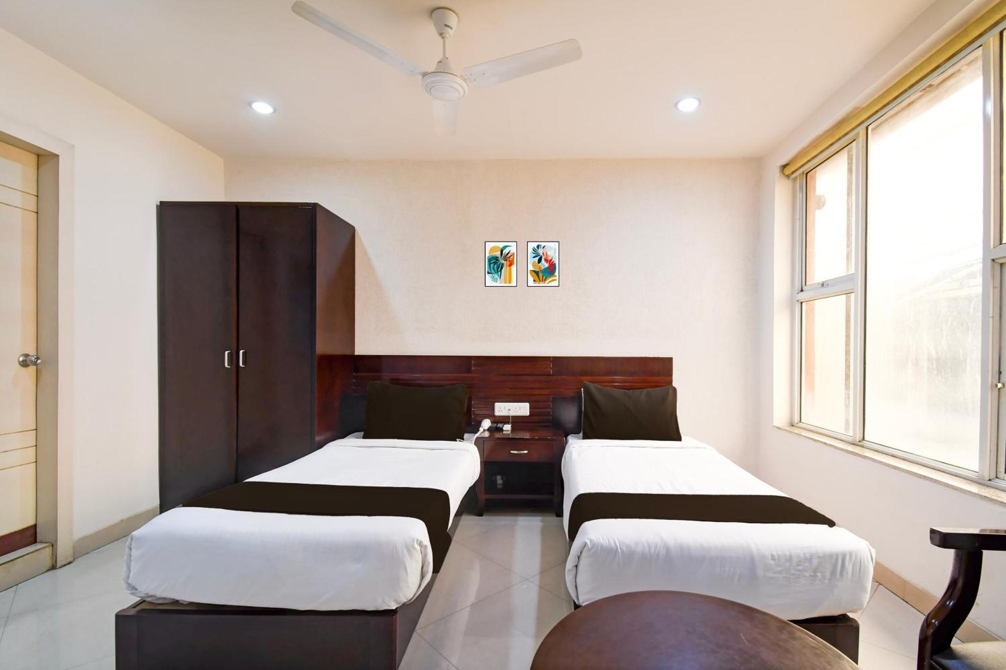 Super Townhouse Harmu Road Formerly Elite City Ranchi Exterior foto
