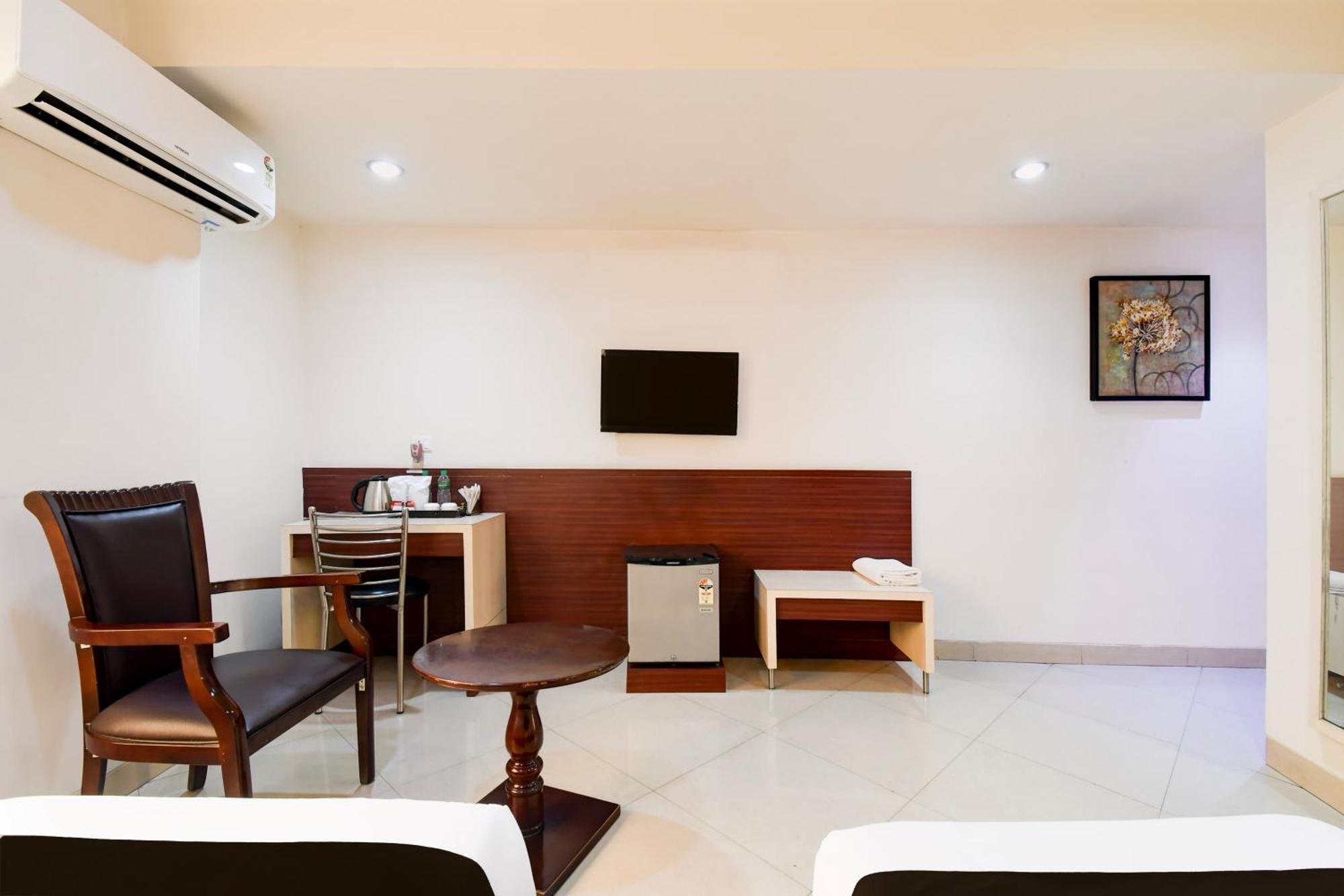 Super Townhouse Harmu Road Formerly Elite City Ranchi Exterior foto
